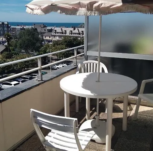 Studio Calme Avec Terrasse Vue Mer